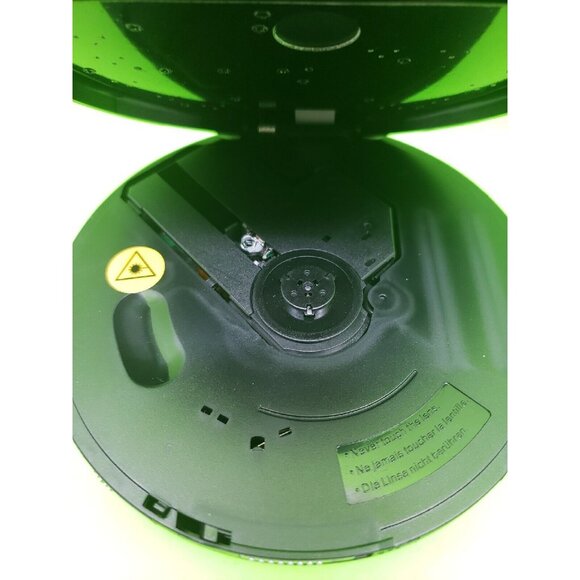 ONN Personal Portable CD Player with FM Radio Black Model ONB15AV201 -Tested - Picture 7 of 12